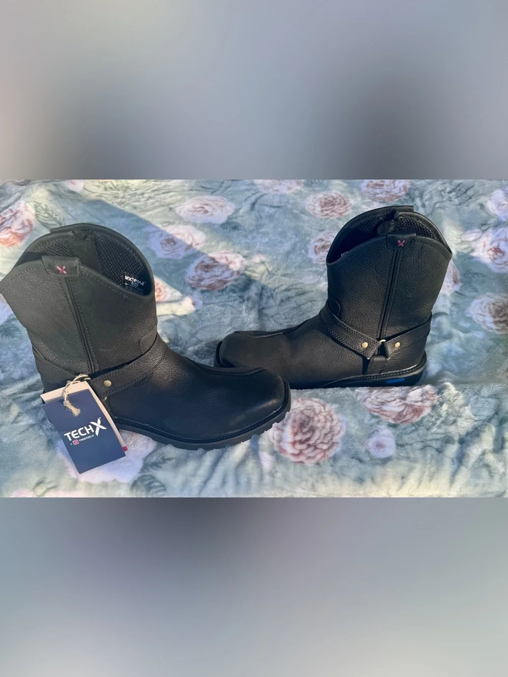Twisted X durable black